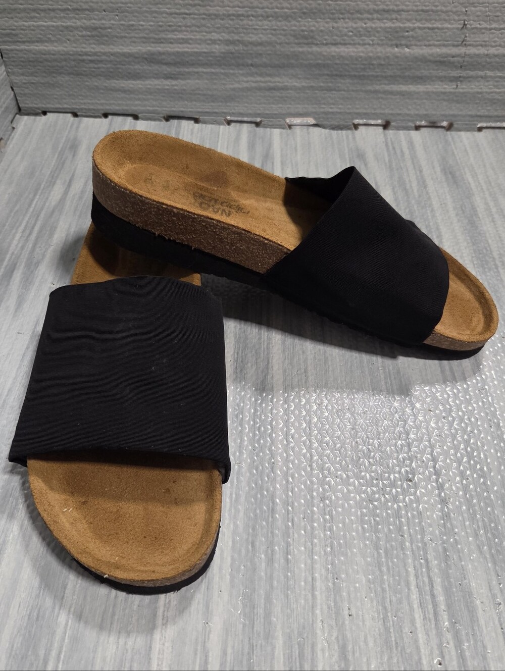 NAOT Alana Women's Black Elastic Slide Sandals size  39